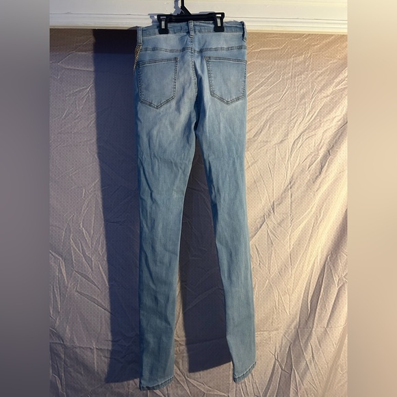 AKIRA Light Blue Ripped Skinny Jeans - Picture 3 of 4